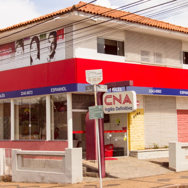 O CNA Mirassol fica localizado na Rua Campos Sales, n° 2192. Venha conhecer os pacotes especiais! (Foto: Natália Campanholo)